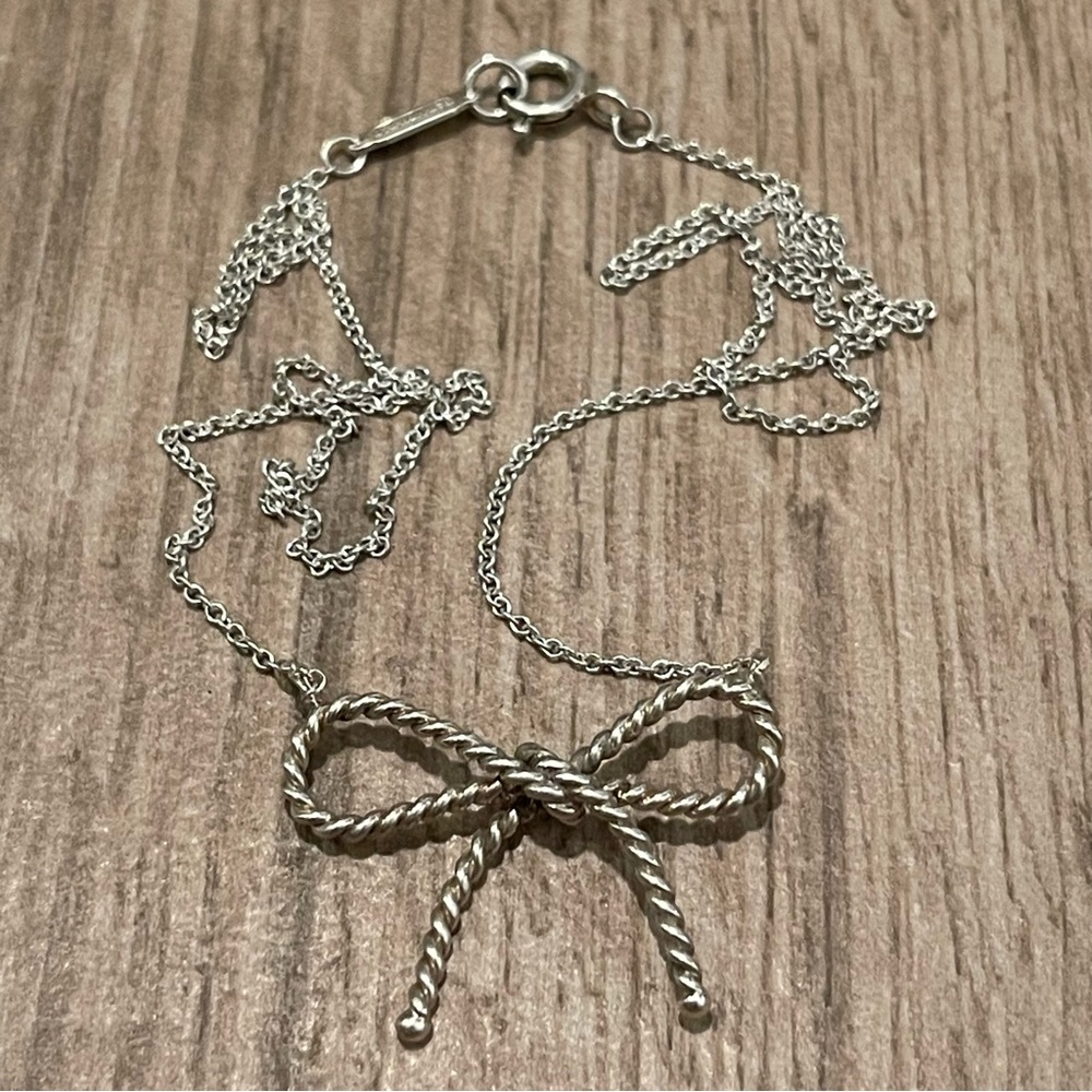 Tiffany & Co Sterling Silver Large Twisted Rope Ribbon Bow Pendant Necklace 16”